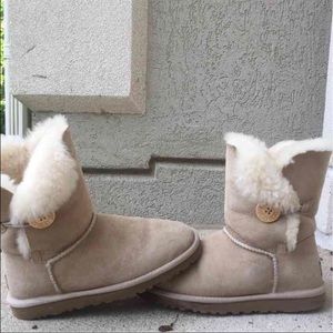 Bailey Button Uggs
