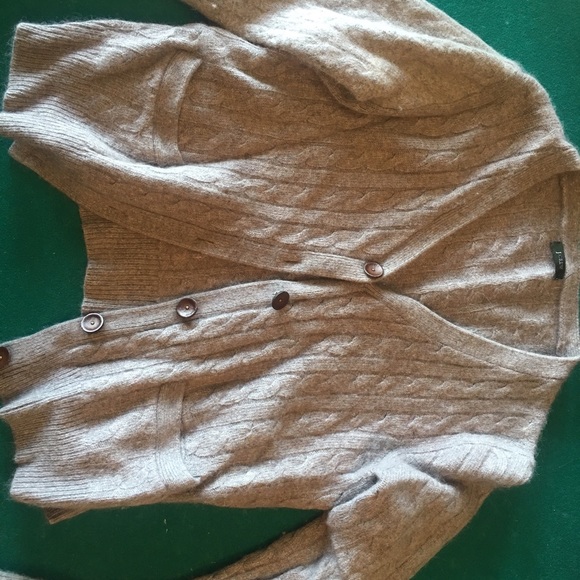 Too small - Picture 1 of 1