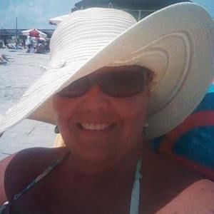 Meet your Posher, Denise