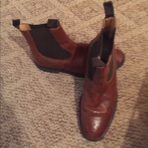Italian leather pull up boot