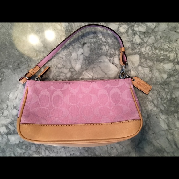 Light pink coach purse!!