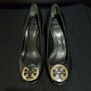 Tory Burch Sally Wedges Size 9