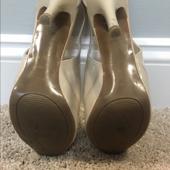 Size 7 guess open toe heels. - Picture 3 of 3