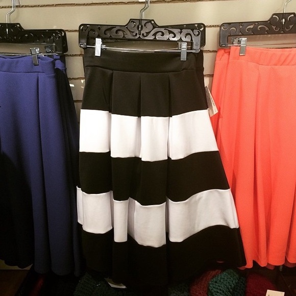 Black White Striped Midi Skirt in Scuba Fabric - Picture 2 of 4