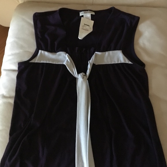 Top - Picture 4 of 4