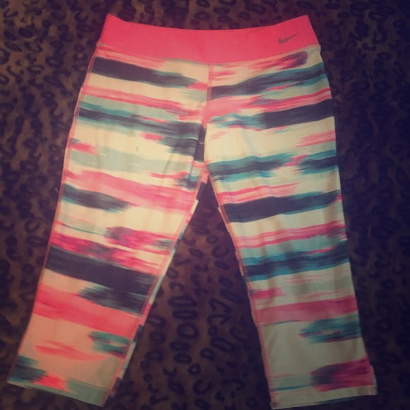 Nike Dri-Fit cropped leggings