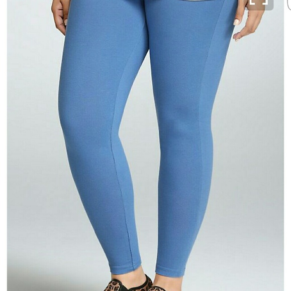 Light blue Torrid leggings never been worn