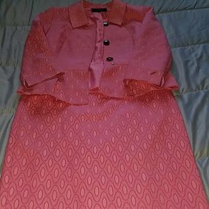 Women's skirt suit color: