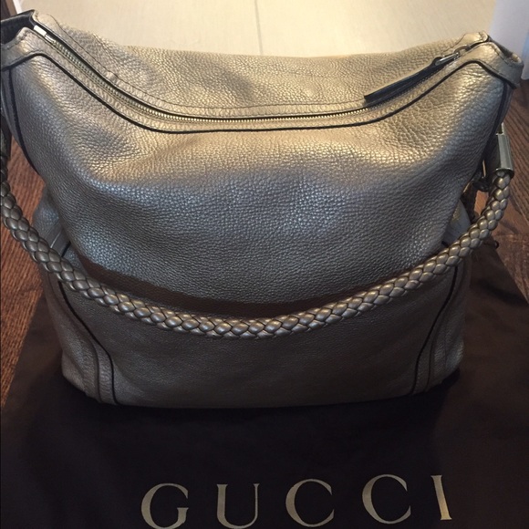 Gold metallic Gucci shoulder bag