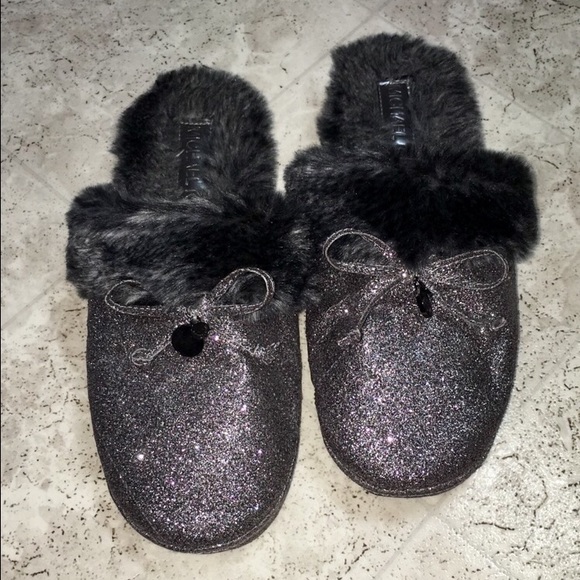 MICHAEL KORS sparkly grey slippers