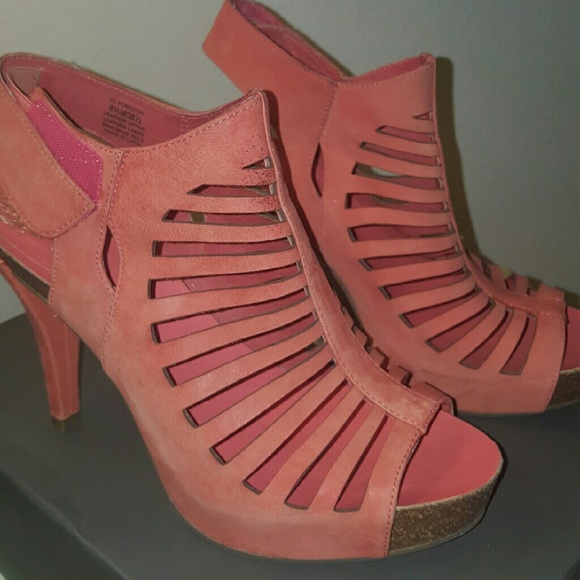 Vince Camuto Shoea