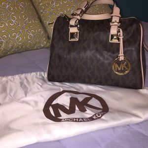 Michael Kors Bucket Handbag