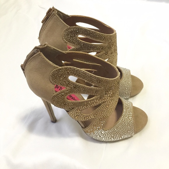 Betsey Johnson Nolaa Sandals - Picture 2 of 4