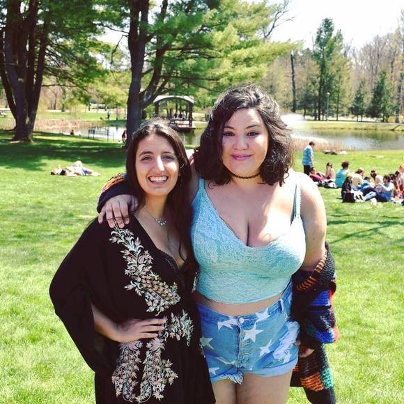 Meet your Posher, Liv - Picture 1 of 1