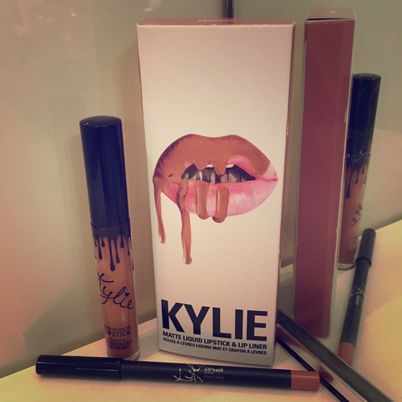Kylie Lip Kit in Exposed