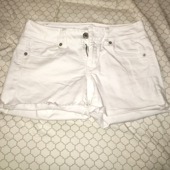 American eagle white shorts