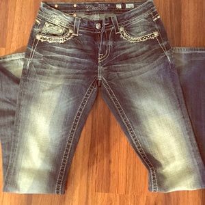 MissMe size 27 easy boot cut inseam 35
