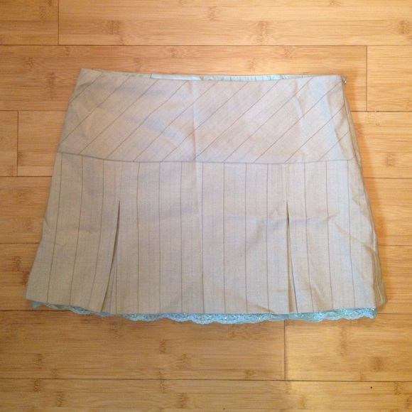 Pleated skirt