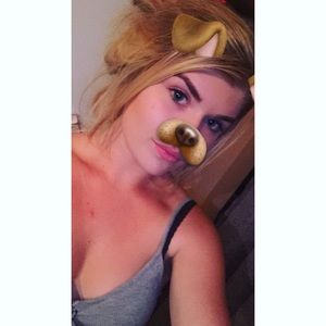 Meet your Posher, Chloe