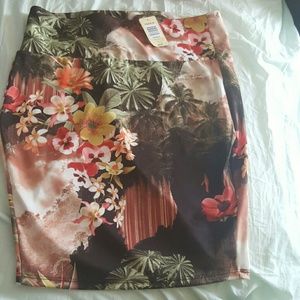 NWT Tropical / floral print Torrid pencil skirt