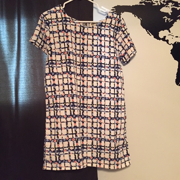 Dresses & Skirts - Floral Shift Dress Dresses & Skirts - Floral Shift Dress