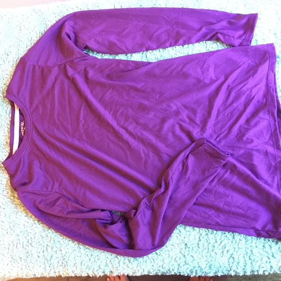 Deep purple athletic long sleeved shirt