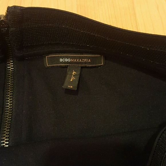 BCBG Double zipper back skirt - Picture 3 of 4