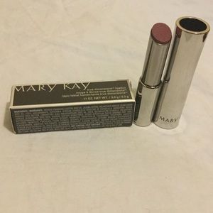 True Dimensions Lipstick