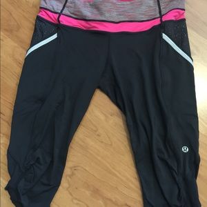 Lululemon speckled pink crop pants