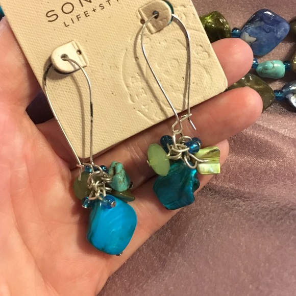 NWT, three strand necklace & earrings set - Picture 3 of 4