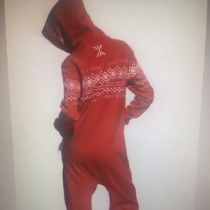 Onepiece brand Lusekofte in red / white.