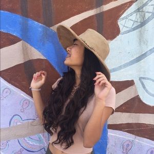 Meet your Posher, Jasmine