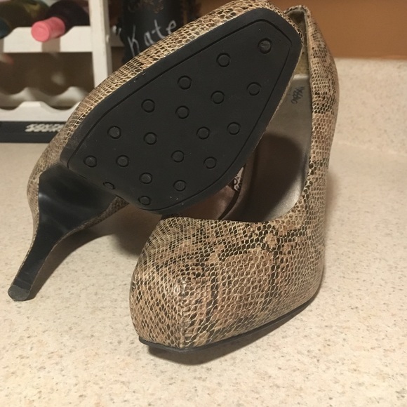 Mossimo Faux Snake Skin Heels - Picture 4 of 4