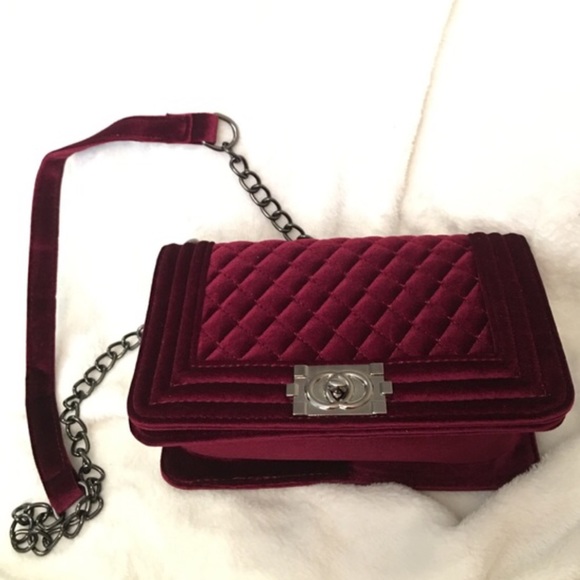 BELLOOGV Bundle of 2 Quilted Bags