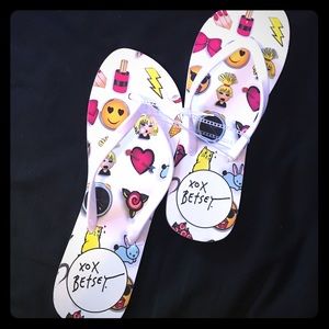 Betsey Johnson flip flops