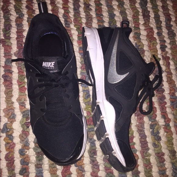 Size 8.5 Nike Trainers!!