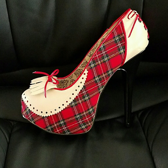 Bordello Teeze 26 Red Plaid Platform Pumps