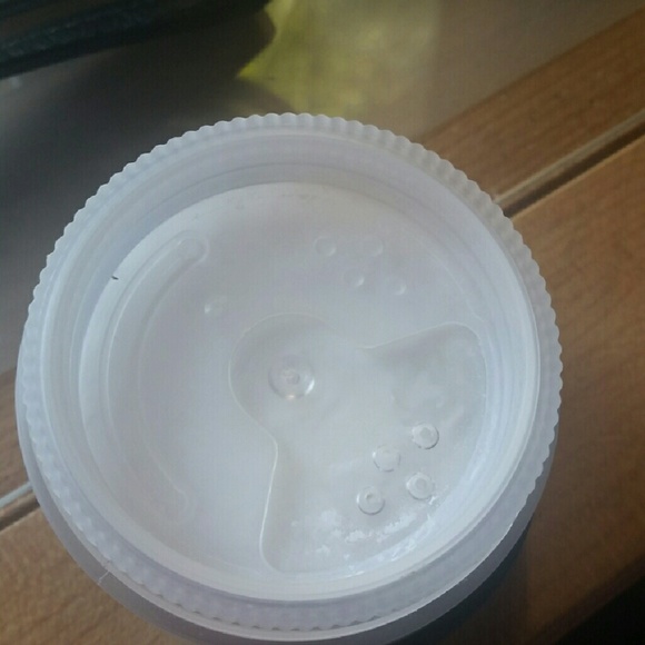 Translucent Powder - Picture 3 of 3