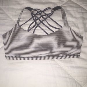 Lulu lemon sports bra size 6