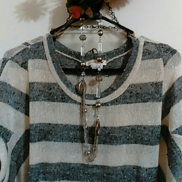 Mine Short Sleeve Metallic Thread Top Size Small - Picture 3 of 4