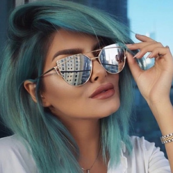 Trendy Black Sunglasses 😍👓 - Picture 2 of 3