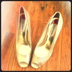 Steve Madden Gold Glitter Peep Toe Heels Size 10