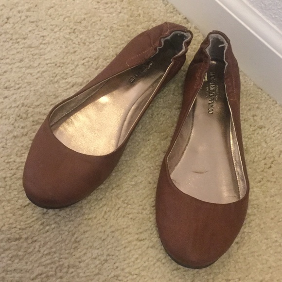 Camel brown flats