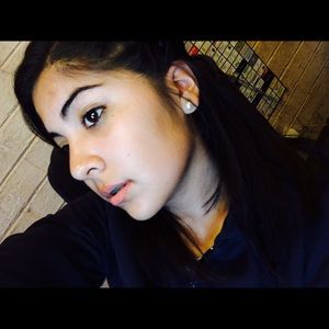 Meet your Posher, Jasmine