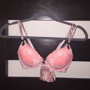 Victoria Secret "Gorgeous" plunge push-up Bra 34A