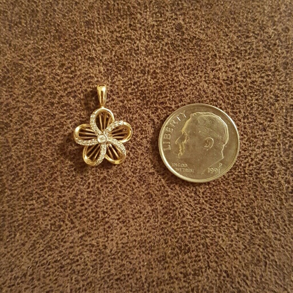 10 kt Gold Flower Pendant originally from Helzberg
