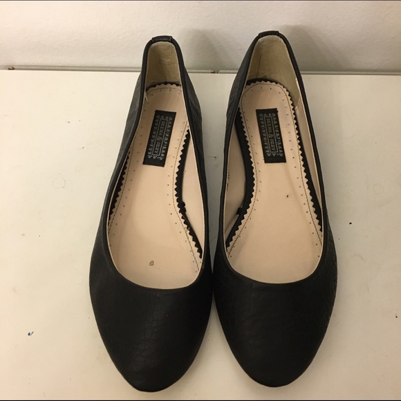Black faux leather ballet flats sz 8