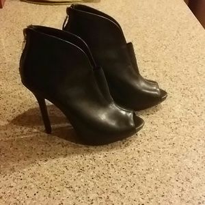 Guess peep toe boots