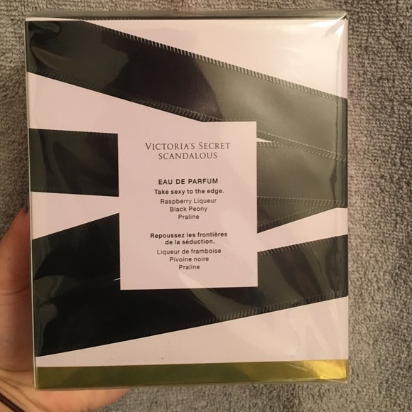 Victoria's Secret Scandalous Perfume - Picture 2 of 3