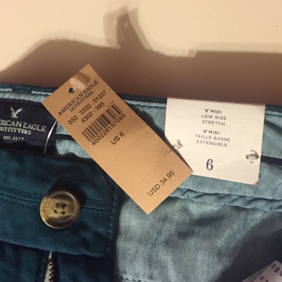 Blue AE shorts size 6 - Picture 2 of 3